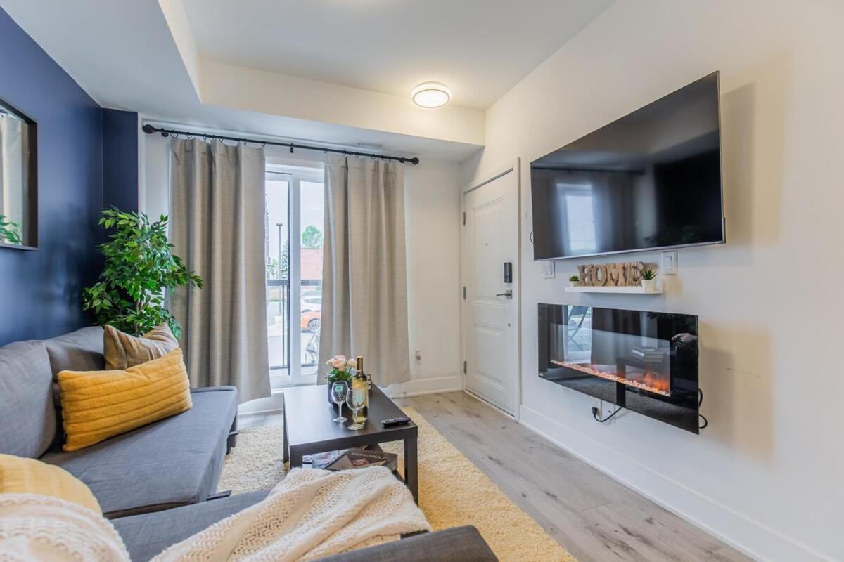 Luxe Suite, 4min To Falls With Fireplace, Ping Pong * Niagara Falls